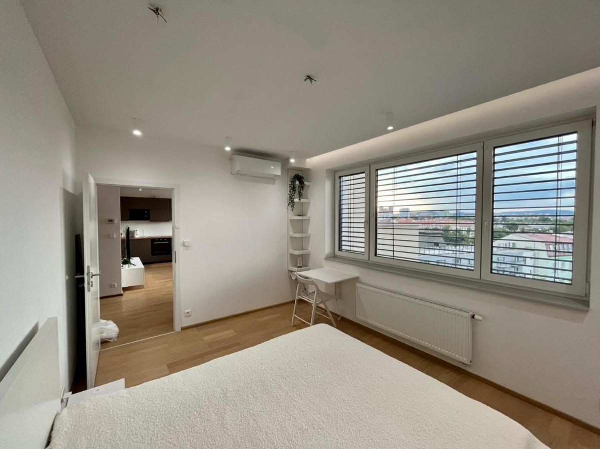 Brno City Center Apartment With Parking And A Big Terrace エクステリア 写真